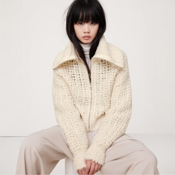 Banana Republic Sweaters - NWT Banana Republic ALPACA-WOOL BOUCLÉ ZIP-FRONT SWEATER